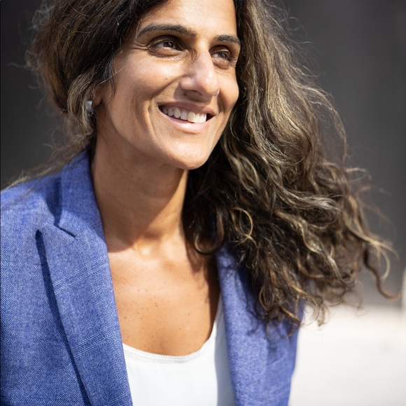 Meet your Posher, Foruzan - Picture 1 of 8